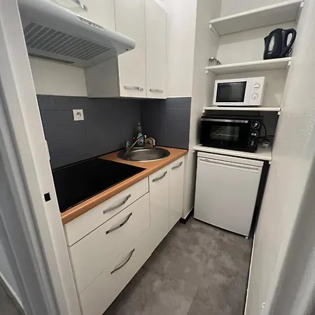 Apartment Grand 27m2 Jaures Avec Balcon