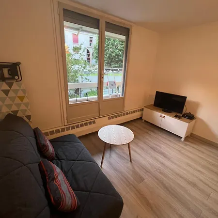 Grand 27m2 Jaures Avec Balcon Apartment Paris