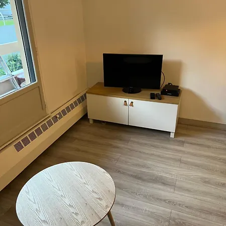 Grand 27m2 Jaures Avec Balcon *
