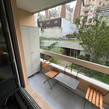 Grand 27m2 Jaures Avec Balcon Paris