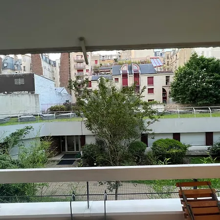 Grand 27m2 Jaures Avec Balcon Paris