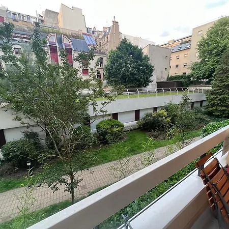 Grand 27m2 Jaures Avec Balcon Apartment Paris